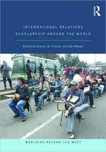 International Relations Scholarship Around the World, Paperback / softback Book