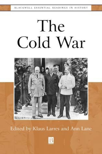 The Cold War : The Essential Readings, Hardback Book