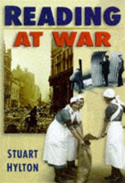 Reading at War, Paperback / softback Book