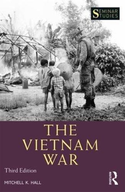 The Vietnam War, Paperback / softback Book