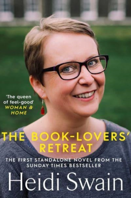 The Book-Lovers' Retreat : the perfect summer getaway, Paperback / softback Book