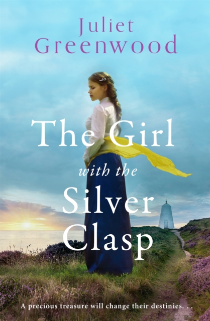 The Girl with the Silver Clasp : A sweeping, unputdownable WWI historical novel set in Cornwall, Paperback / softback Book