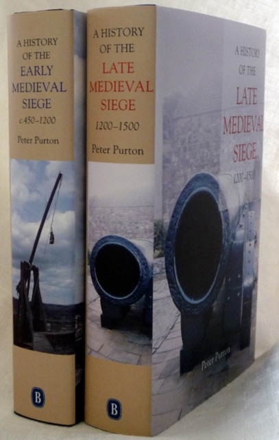 A History of the Early and Late Medieval Siege [2 volume set] : Two Volume Set, Multiple-component retail product Book