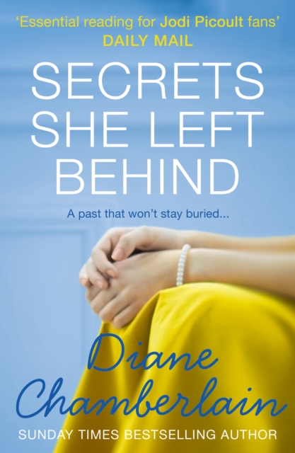 Secrets She Left Behind, Paperback / softback Book