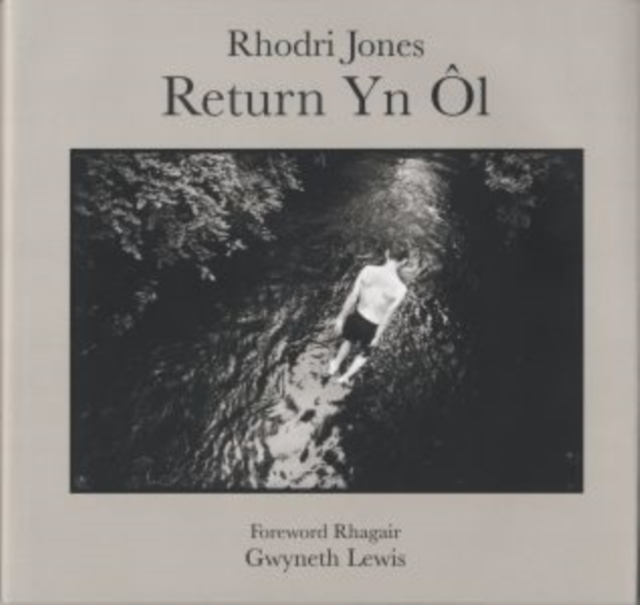 Return / Yn Ol, Paperback / softback Book