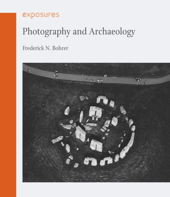 Photography and Archaeology, Paperback / softback Book