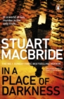 In a Place of Darkness : The gripping new thriller from the No. 1 Sunday Times bestselling author of the Logan McRae series - eBook
