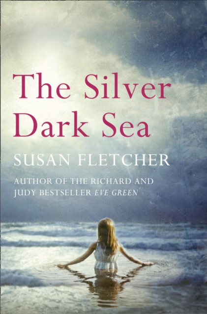 The Silver Dark Sea, Paperback / softback Book
