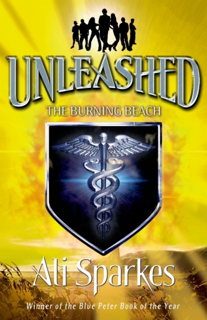 Unleashed 5: The Burning Beach, Paperback / softback Book