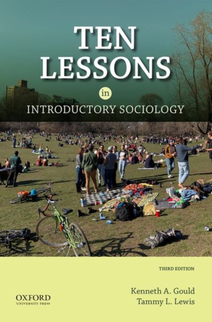 Ten Lessons in Introductory Sociology, Paperback / softback Book