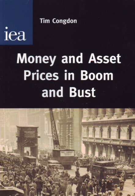 Money and Asset Prices in Boom and Bust, Hardback Book