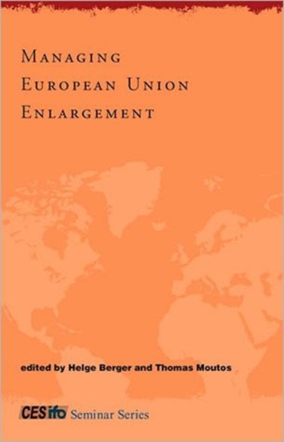 Managing European Union Enlargement, Hardback Book