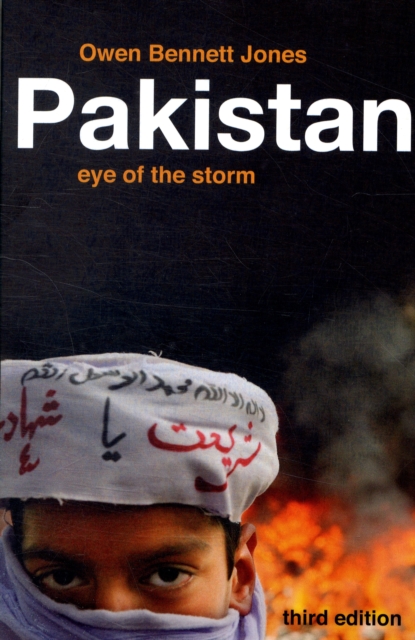 Pakistan : Eye of the Storm, Paperback / softback Book