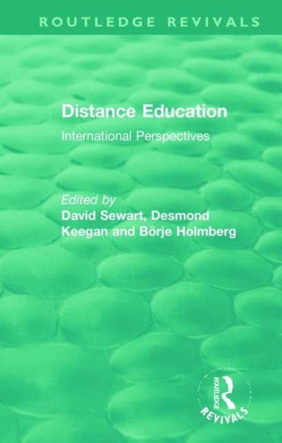 Distance Education : International Perspectives, Hardback Book
