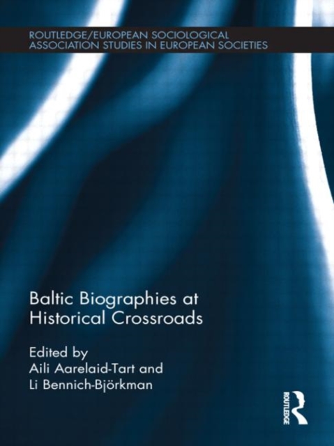 Baltic Biographies at Historical Crossroads, Hardback Book
