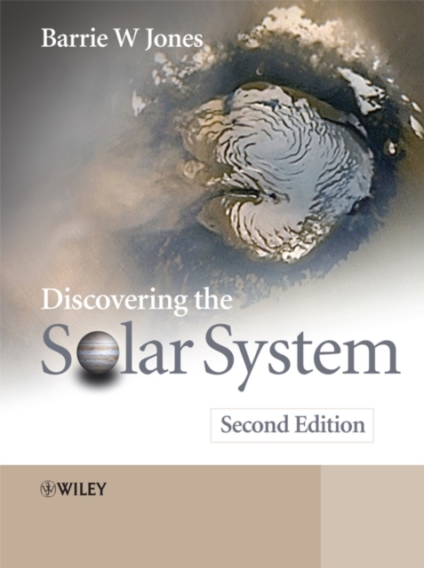Discovering the Solar System, Paperback / softback Book