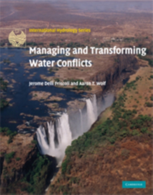 Managing and Transforming Water Conflicts, Paperback / softback Book