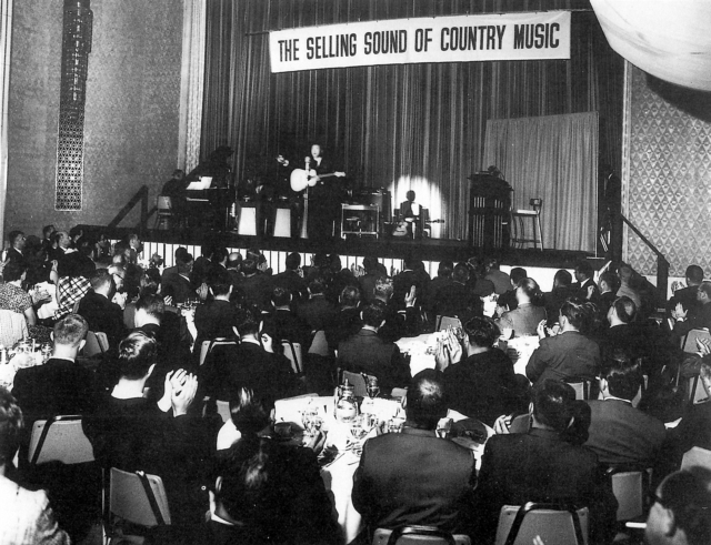 The Selling Sound : The Rise of the Country Music Industry, Hardback Book