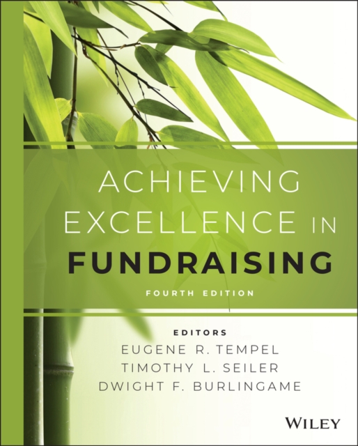 Achieving Excellence in Fundraising, Hardback Book