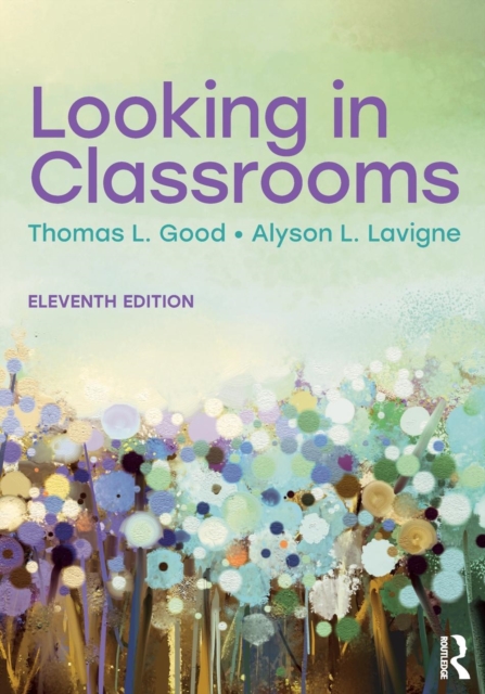 Looking in Classrooms, Paperback / softback Book