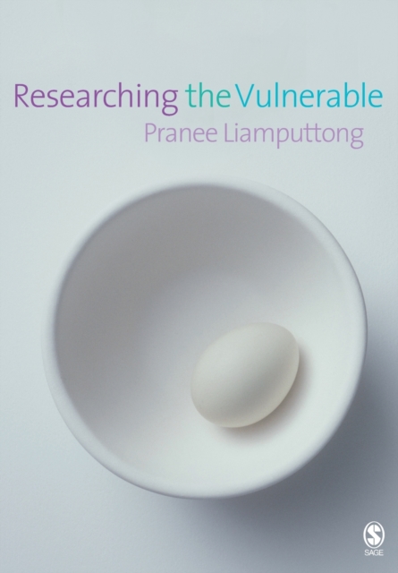 Researching the Vulnerable : A Guide to Sensitive Research Methods, Paperback / softback Book