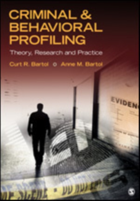 Criminal & Behavioral Profiling, Paperback / softback Book