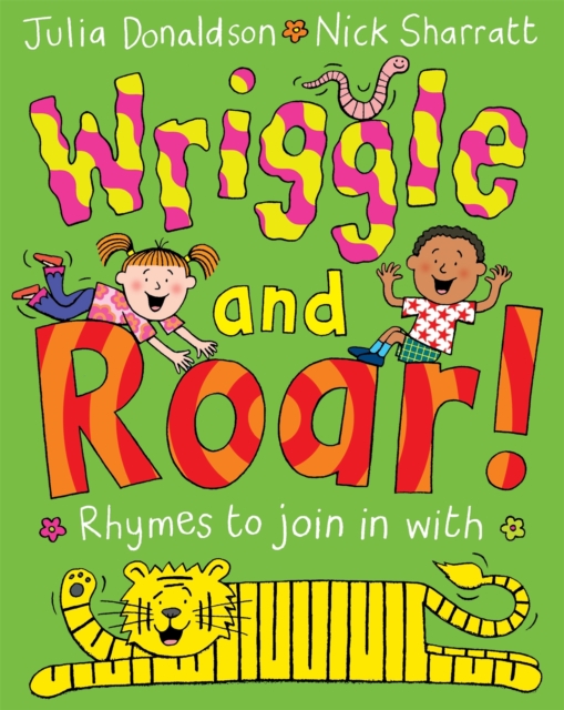 Wriggle and Roar!, Paperback / softback Book