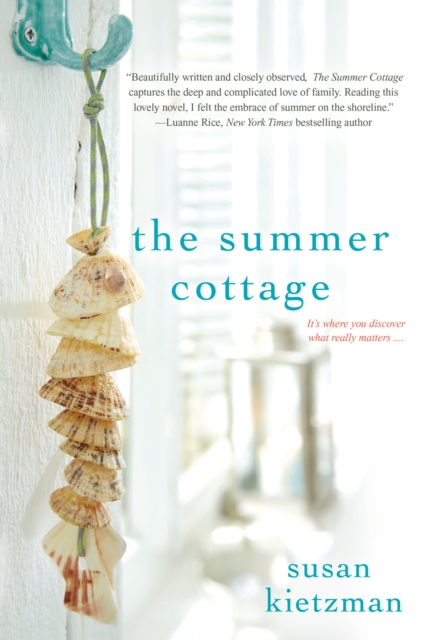 The Summer Cottage, Paperback / softback Book