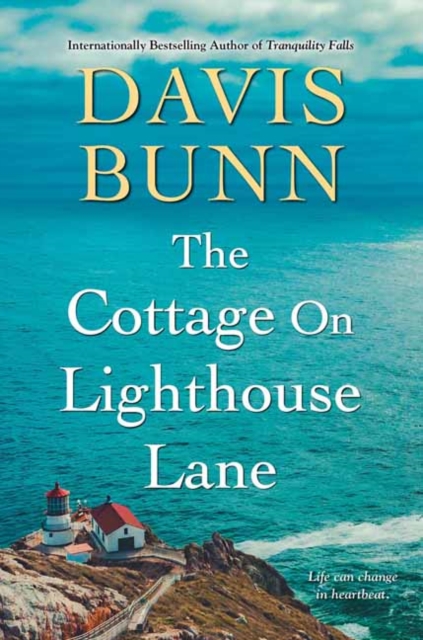The Cottage on Lighthouse Lane, Hardback Book