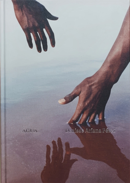 Agua (Second Edition), Hardback Book