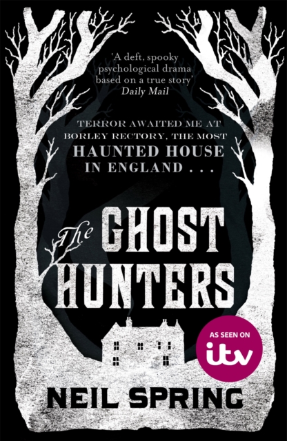 The Ghost Hunters, Paperback / softback Book