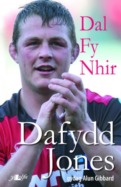 Dal fy Nhir - Hunangofiant Dafydd Jones, Paperback / softback Book