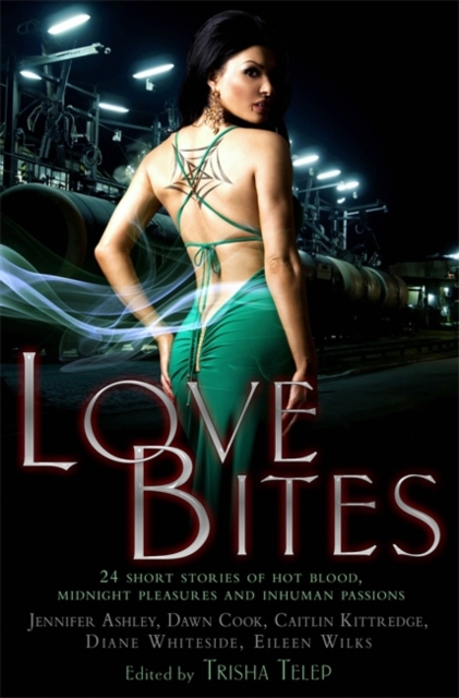 Love Bites : The Mammoth Book of Vampire Romance 2, Paperback Book
