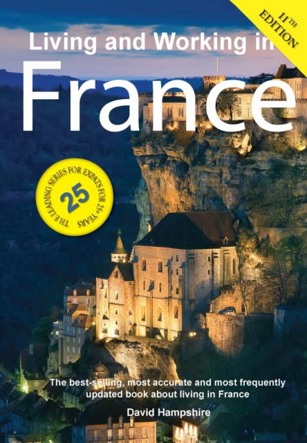 Living and working in France, Paperback / softback Book