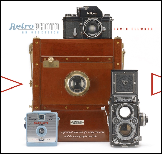 RetroPhoto : 100 analogue cameras and the photos they take, Hardback Book