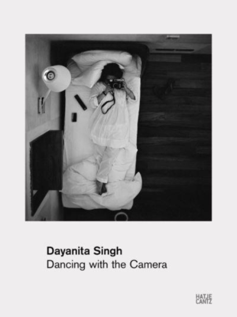 Dayanita Singh (German edition) : Dancing with the Camera, Paperback / softback Book