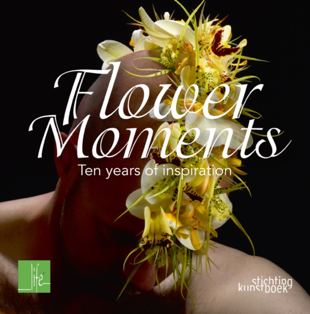 Flower Moments, Paperback / softback Book