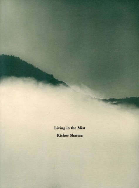 Living in the mist, Paperback / softback Book